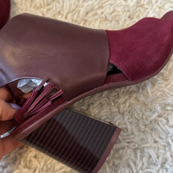 NEW Kenneth Cole Reaction Reach The Stars Peep Toe Burgundy Leather Bootie - Picture 15 of 16
